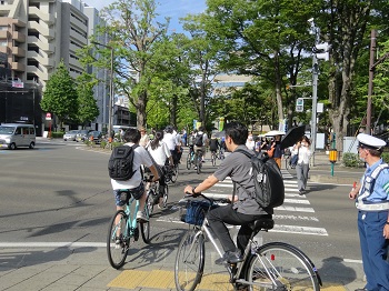 街頭啓発の様子2