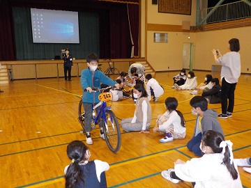 片平丁小学校3年自転車教室