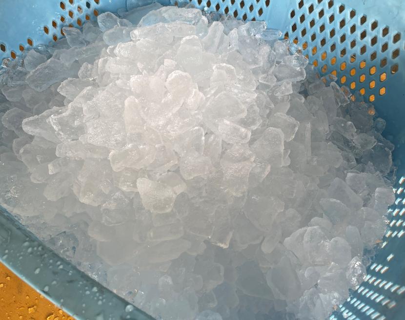 販売している氷の写真