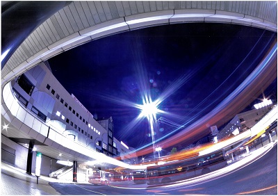 光り輝く泉中央駅