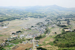 根白石と泉ケ岳の写真