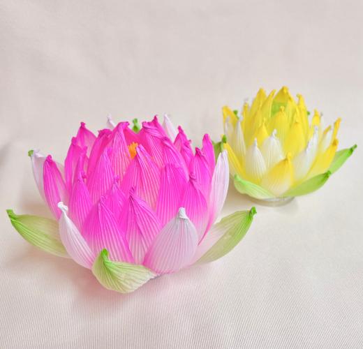 韓国紙でハスの花をつくろう
