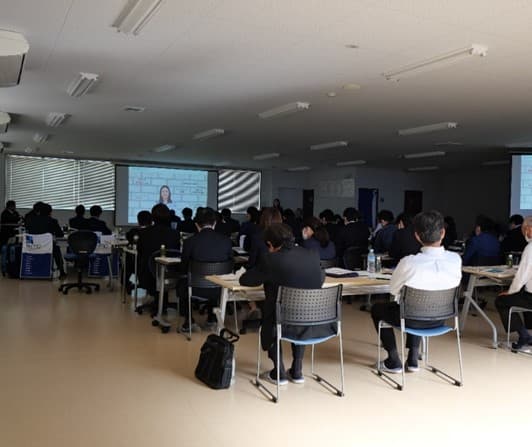 採用支援案件の成果を研修会にて発表