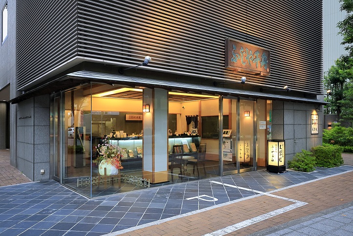 直営店舗本店の外観