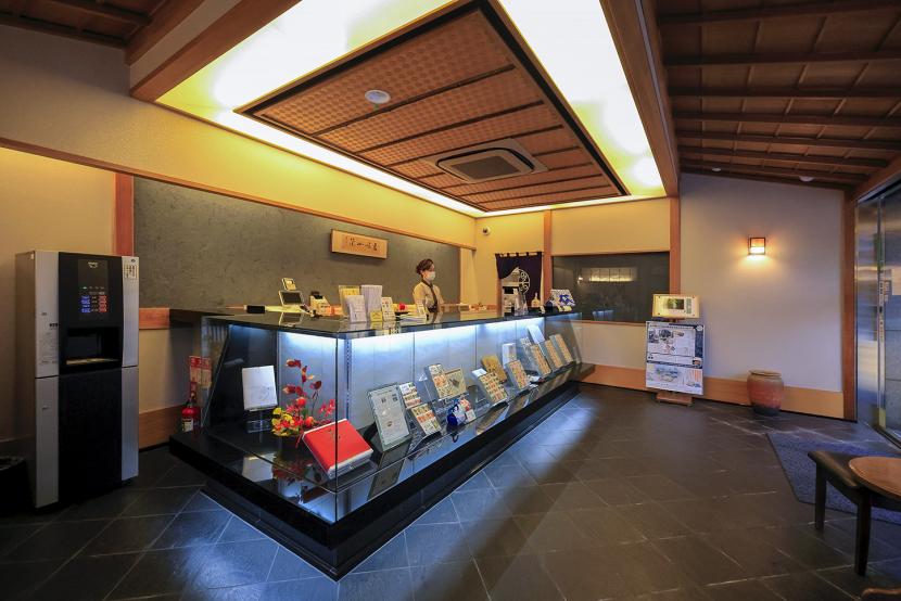 直営店舗本店の内観