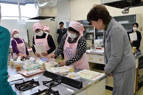 塩分濃度測定会の様子2