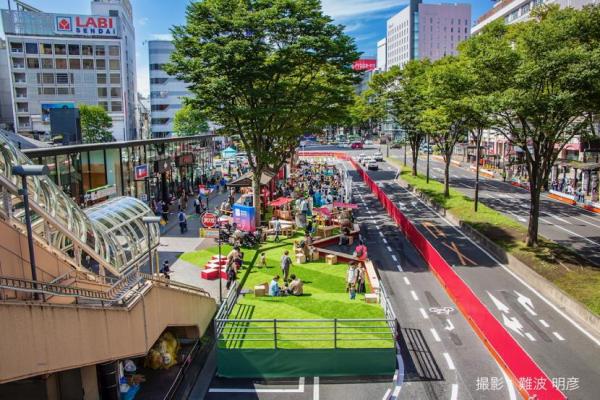 青葉通仙台駅前エリア社会実験の写真