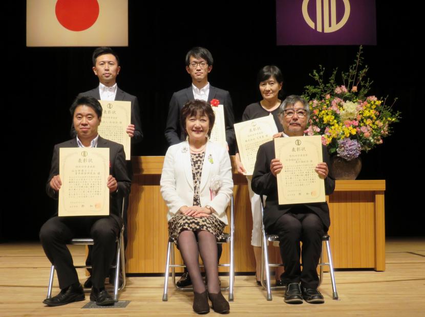 特別功労者表彰受賞者と郡市長