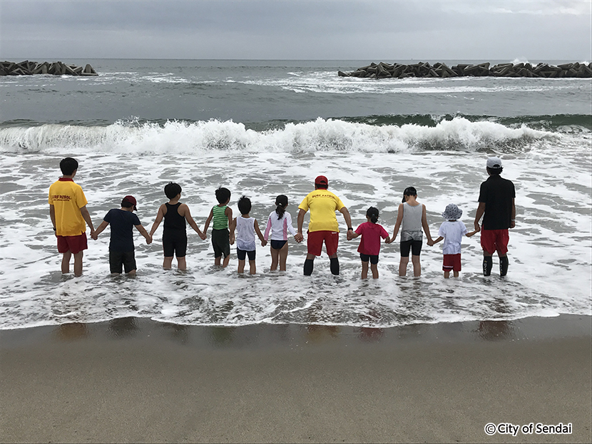 震災後閉鎖している深沼海水浴場での親水イベント