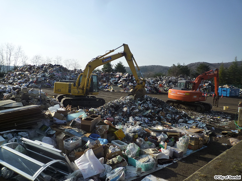 画像：震災ごみ仮置き場（市民搬入場）