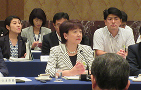 市長のアップの写真