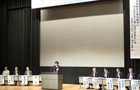 市長があいさつしている様子