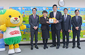 郡市長と宇和島市長らとの集合写真
