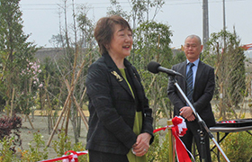 あいさつする市長