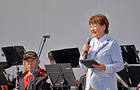 あいさつする市長2