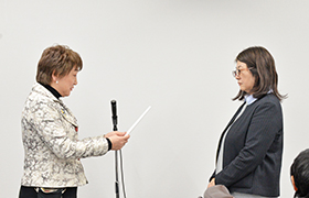 諮問する市長