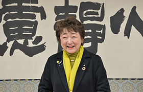 あいさつする市長