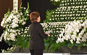 式辞を述べる市長2