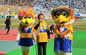 あいさつする市長