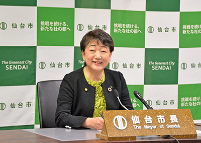 写真：仙台市長　郡和子