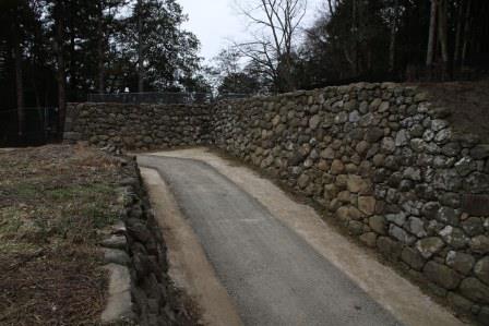 酉門跡の石垣の写真