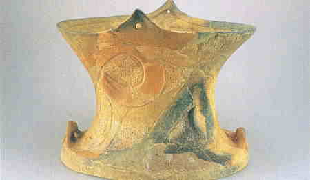 縄文時代中期の土器の写真